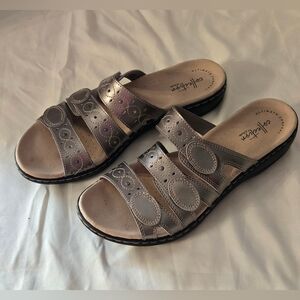 CLARKS Leisa Cacti Q Open Toe Slide Sandals Size 10M Pewter Metallic